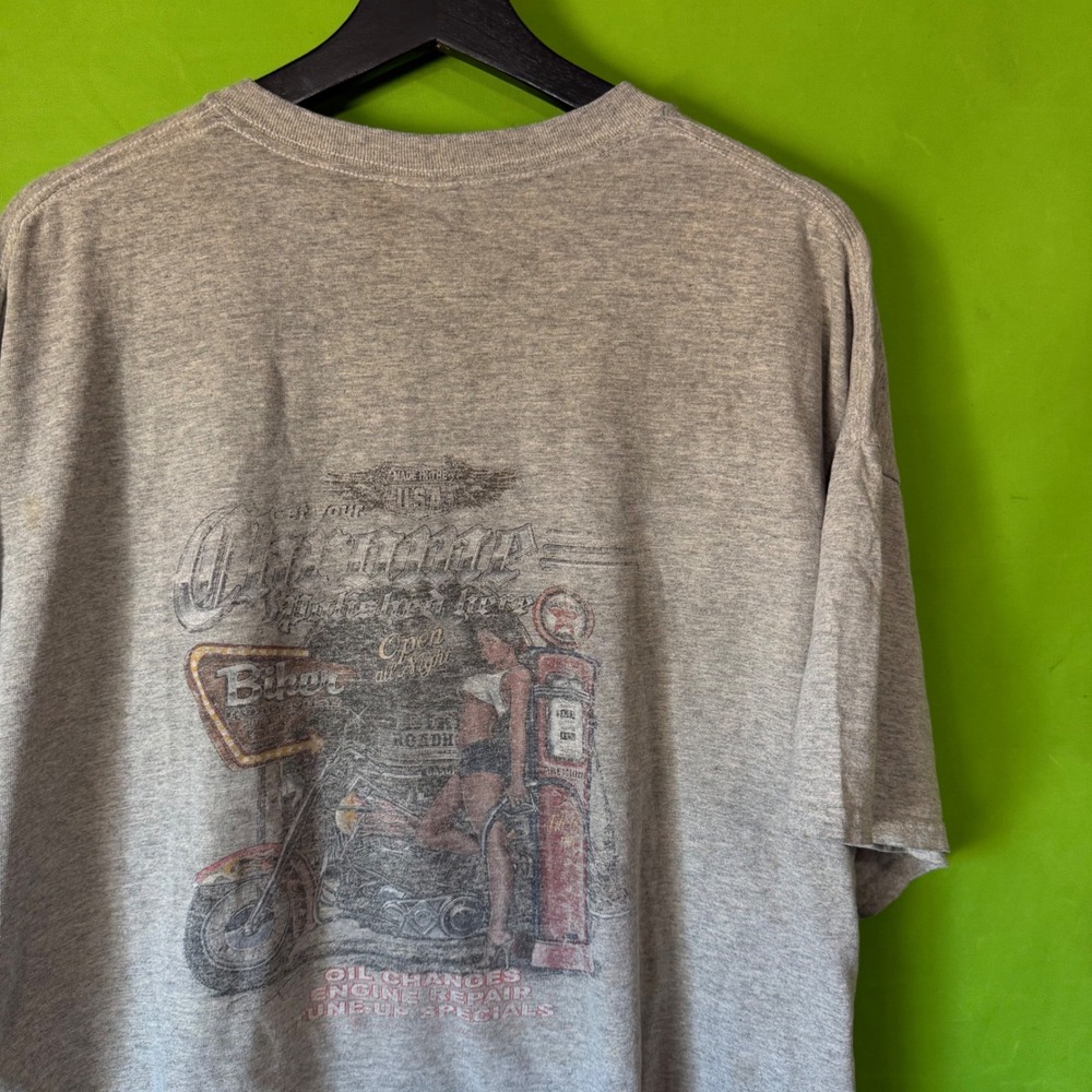 Chrome Vintage Men 2XL Gray Biker Pinup Girl Motorcycle Graphic T-Shirt
